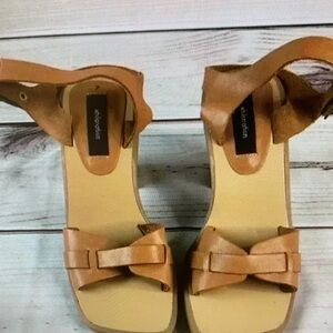 Xhilaration Tan Leather Wedge Toe Heel Sandal 7